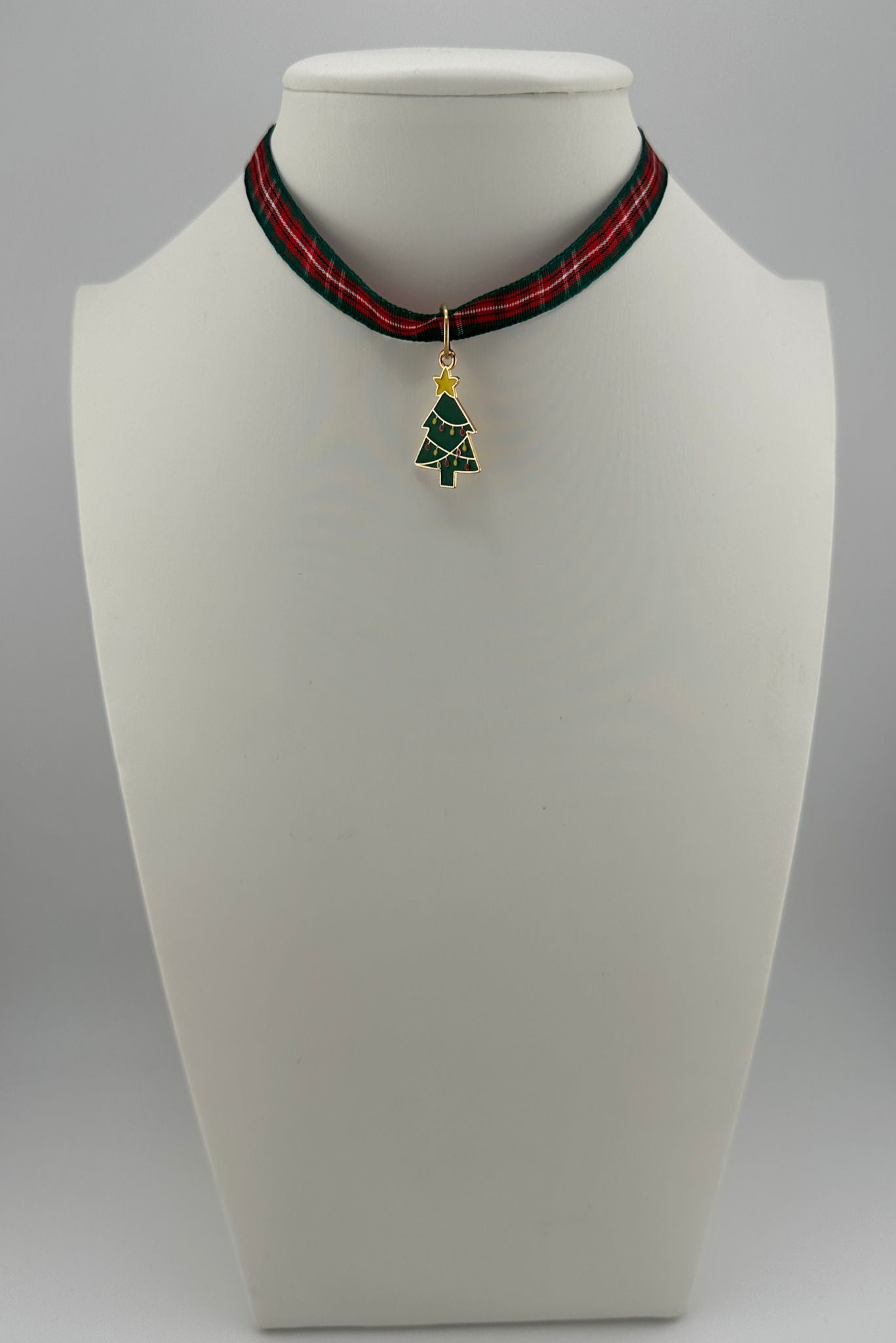 Choker Christmas tree